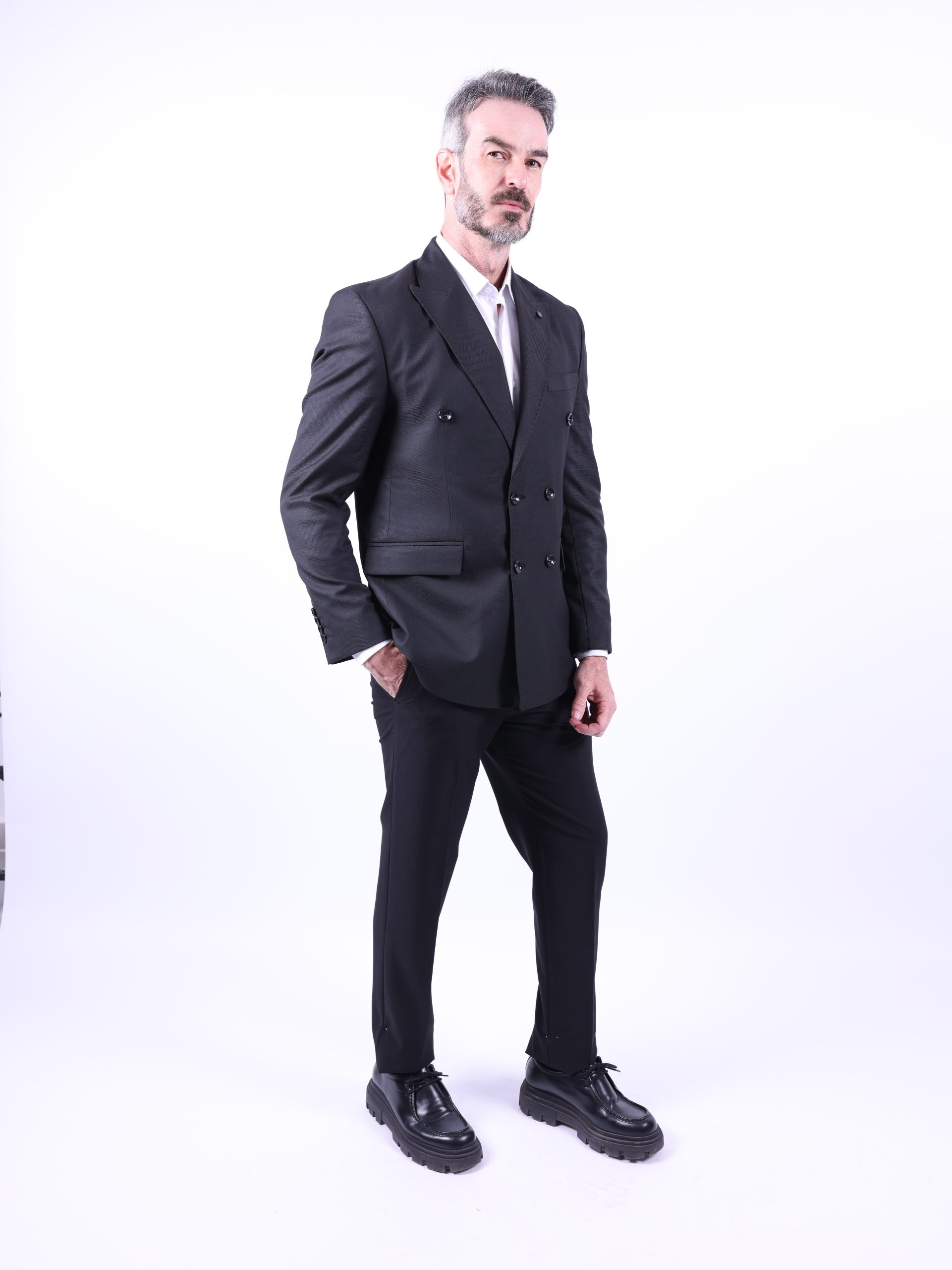 Black double-breasted peak lapel suit - Image 5