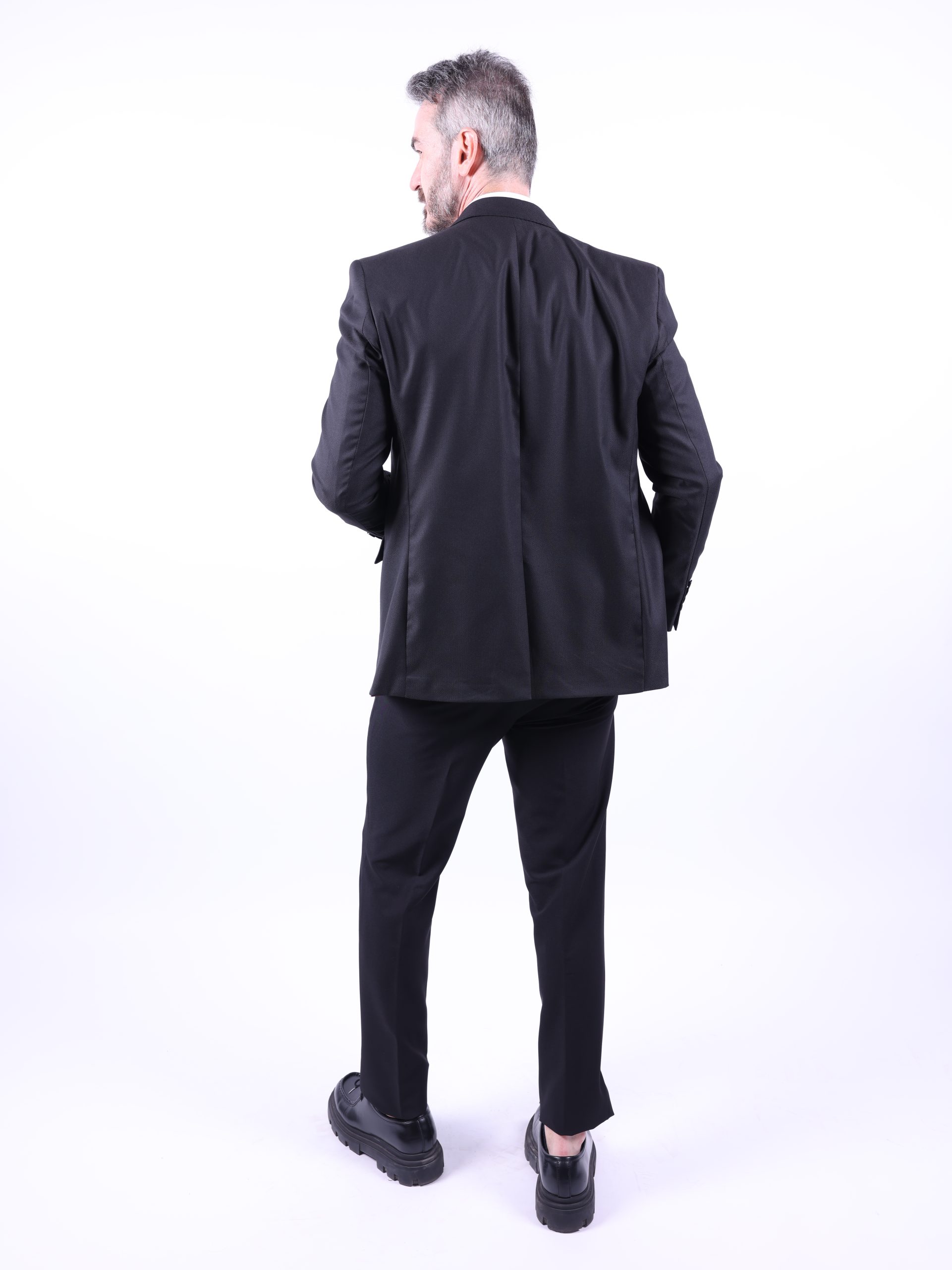 Black double-breasted peak lapel suit - Image 6
